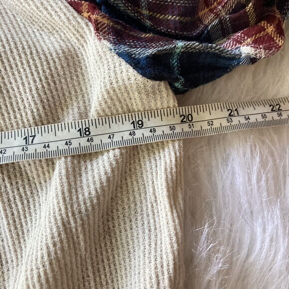 About A Girl Top Sz L Plaid Long Sleeve Button-Down Shirt Rayon Flannel Casual - Picture 7 of 9